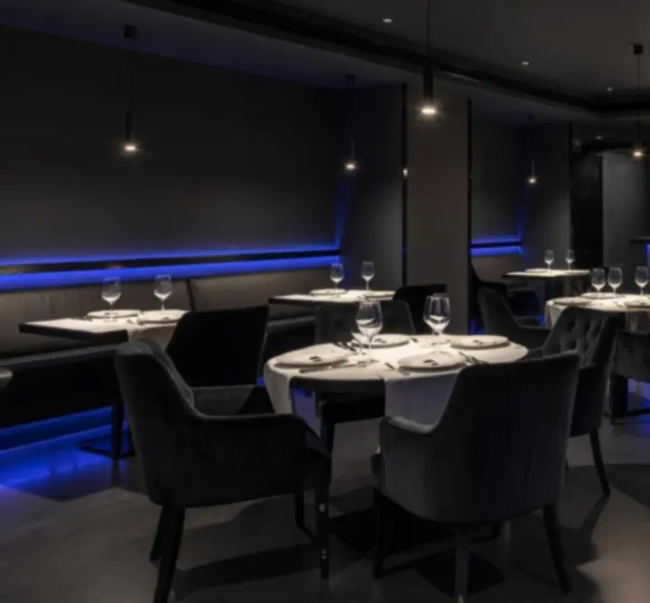 Ekskluzywne wnętrze restauracji lounge Polska Social Lounge
